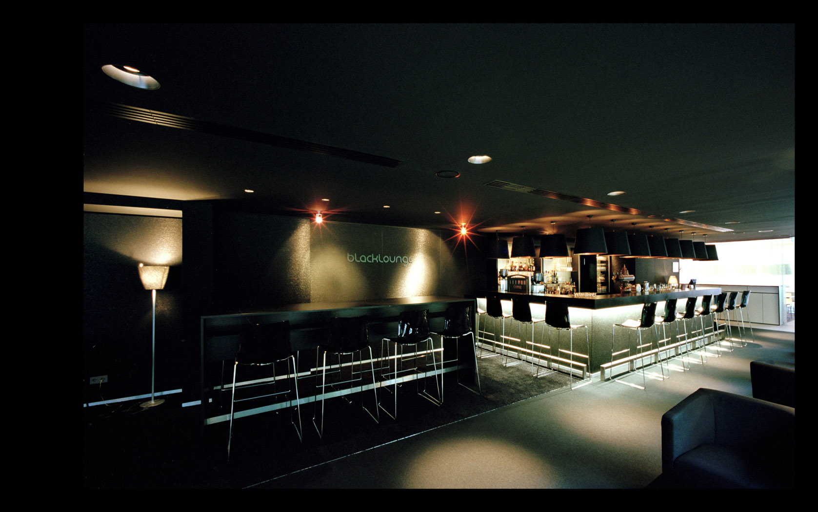 chm 019 black lounge.jpg